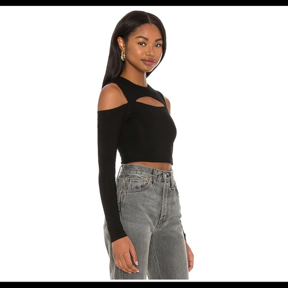 h:ours Diem Cut Out Top in Black - Picture 3 of 13